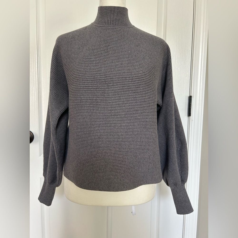 Bershka Women’s Gray Cropped Mock Turtleneck Sweater Balloon Sleeves Size Small